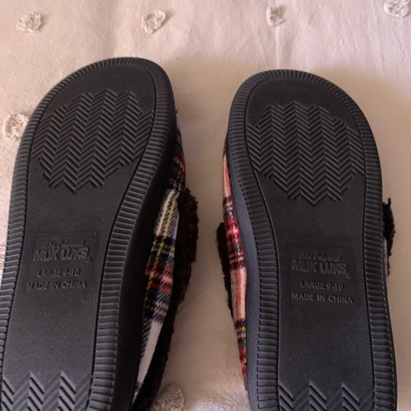 Muk Luks tartan Plaid House slippers NWOT - Picture 4 of 4